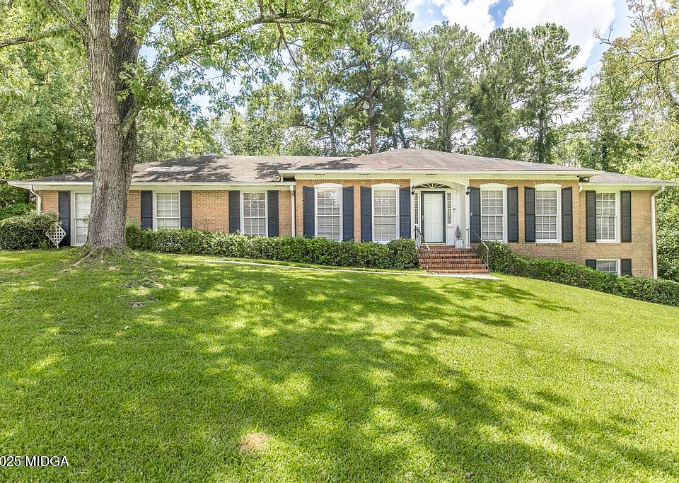 1st image of 4630 Sprucewood Dr