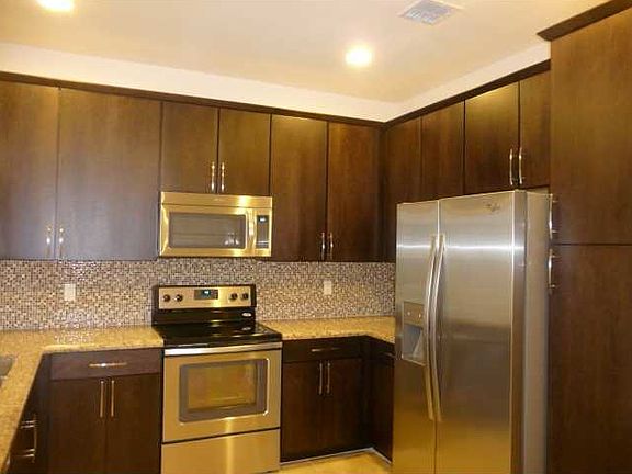 4th image of 113 Riverwalk Cir E