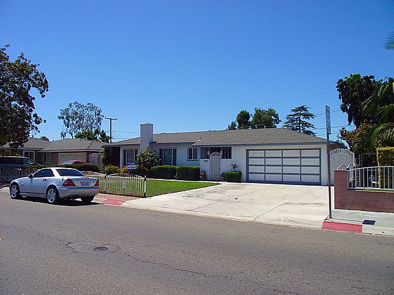 3rd image of 1135 N Acacia St