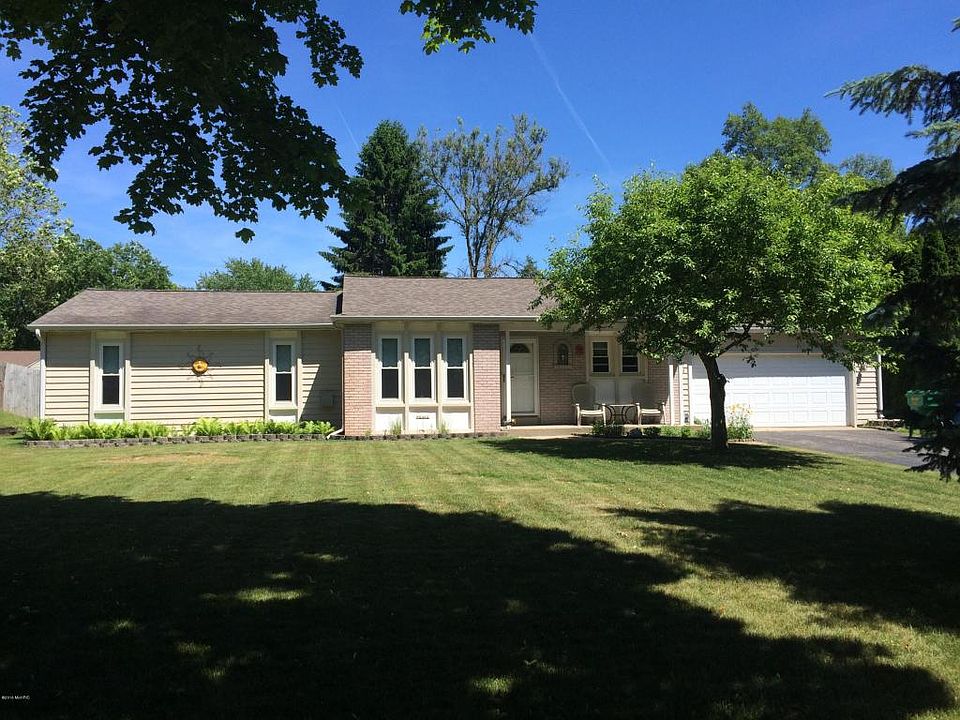 1st image of 4039 Heights Ln