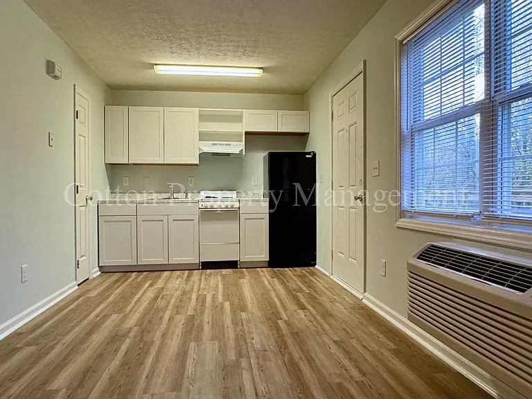 4516 Greentree Rd #8 — Photo 7