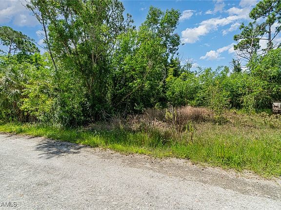 5th image of 7333 Sundiet Blvd