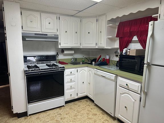 5th image of 1530 Southshore Dr