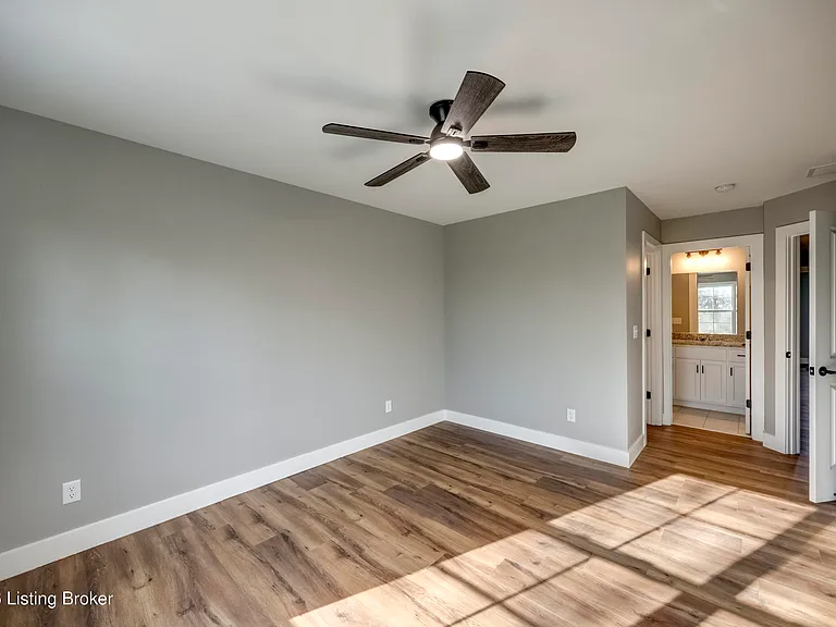 114 N Elm Grove Ave — Photo 46