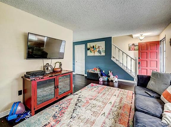 4th image of 5 Evergreen St