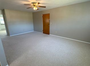 706 13th St SE #4, Jamestown, ND 58401
