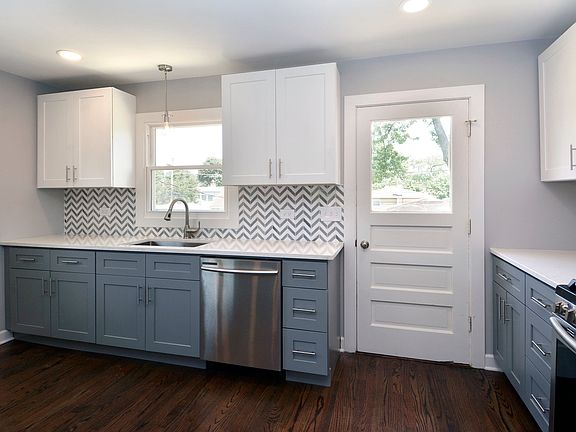 5th image of 1327 S Dunton Ave