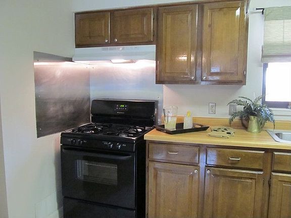 2nd image of 214 Claggett St