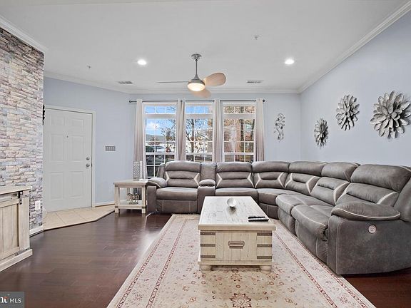 4th image of 2693 Sheffield Hill Way #158