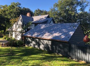 536 Oakridge Pkwy, Peekskill, NY 10566