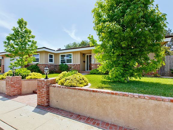 4th image of 1587 Chatsworth Blvd