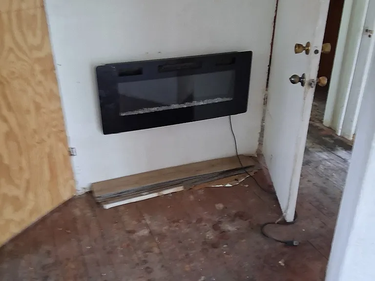 3912 Beachwood Ave — Photo 2