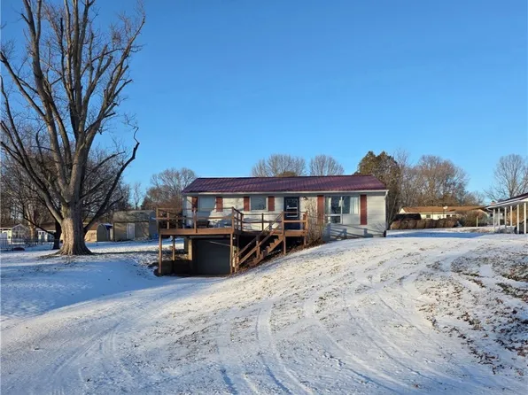 155 Sandy Dr SE, New Philadelphia, OH 44663