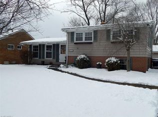 6588 Maplehurst Rd, North Olmsted, OH 44070