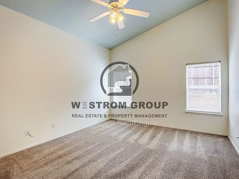10200 Pear St — Photo 21