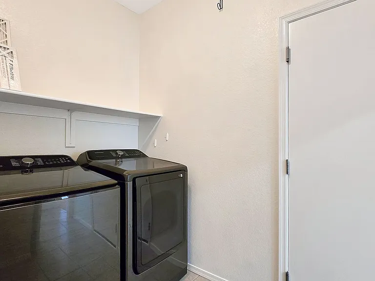 12509 W Washington St — Photo 28