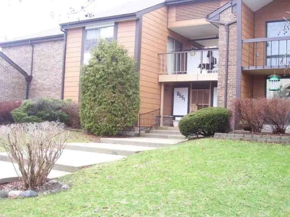 8551 N Servite Dr Unit 215, Milwaukee, WI 53223