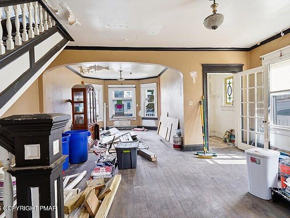 5th image of 141 Broad St
