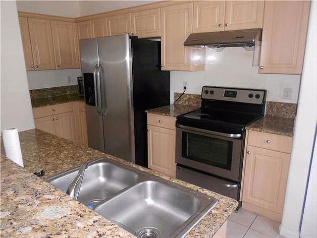 2nd image of 2840 SW 84th Ter