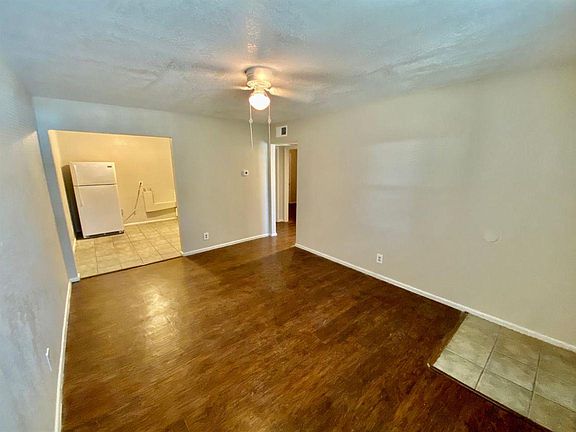 3rd image of 4613 Belton Ave