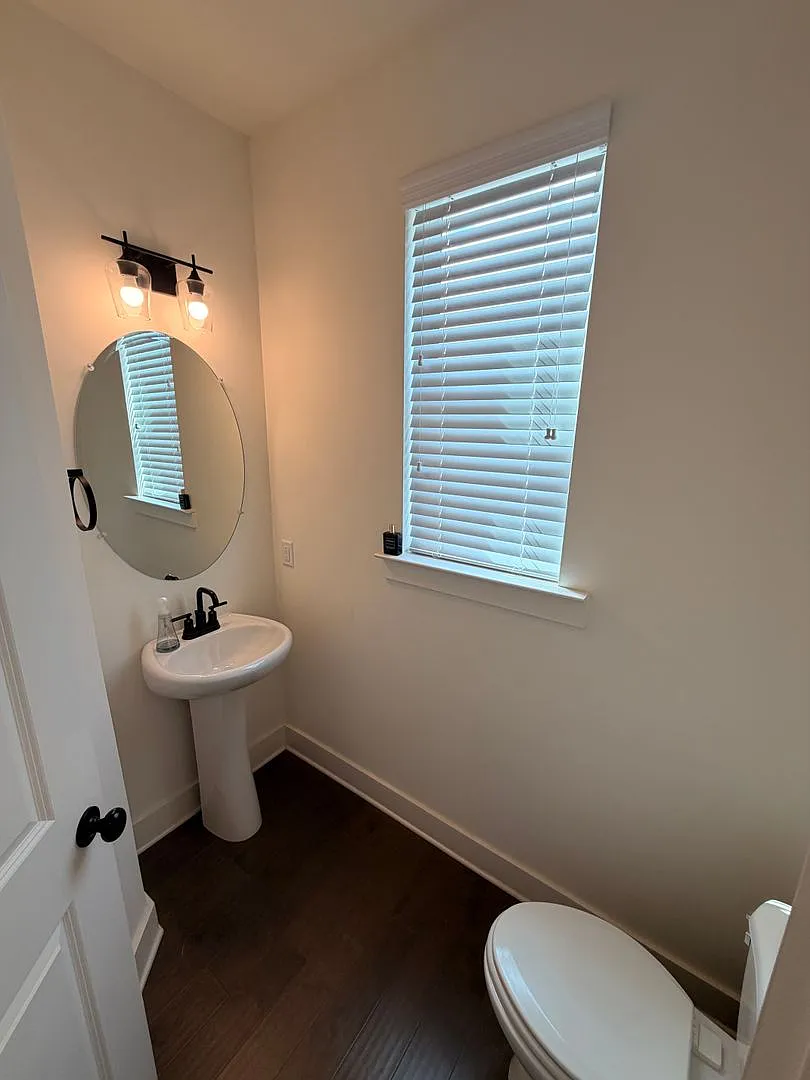 Elegant Lithonia 3 Bedroom 2.5 bath with Fenced backyard! — Photo 3
