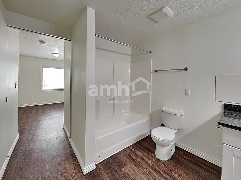 4384 N Maple Dr — Photo 15