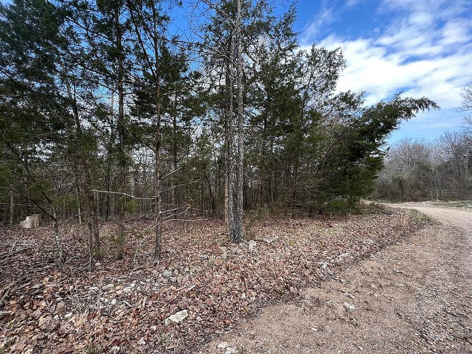2nd image of N Lake Haven Dr