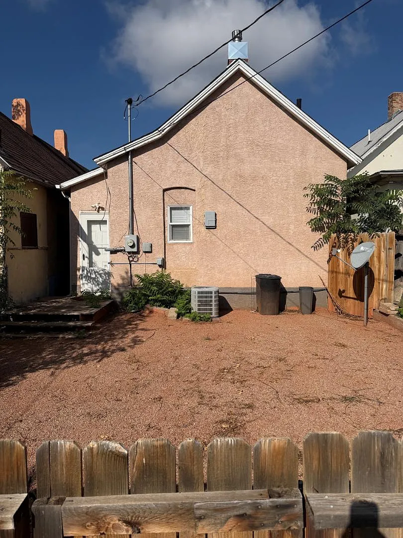 808 East Abriendo Avenue — Photo 3