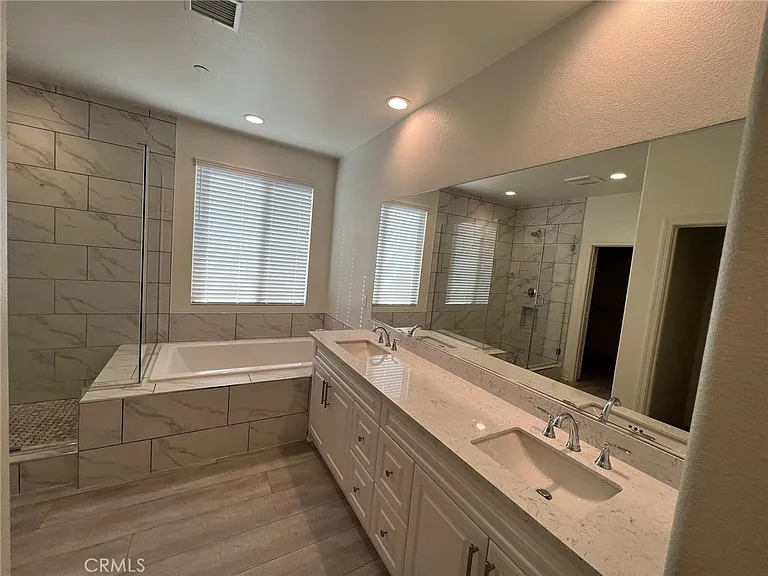 9413 Venetian Way — Photo 9