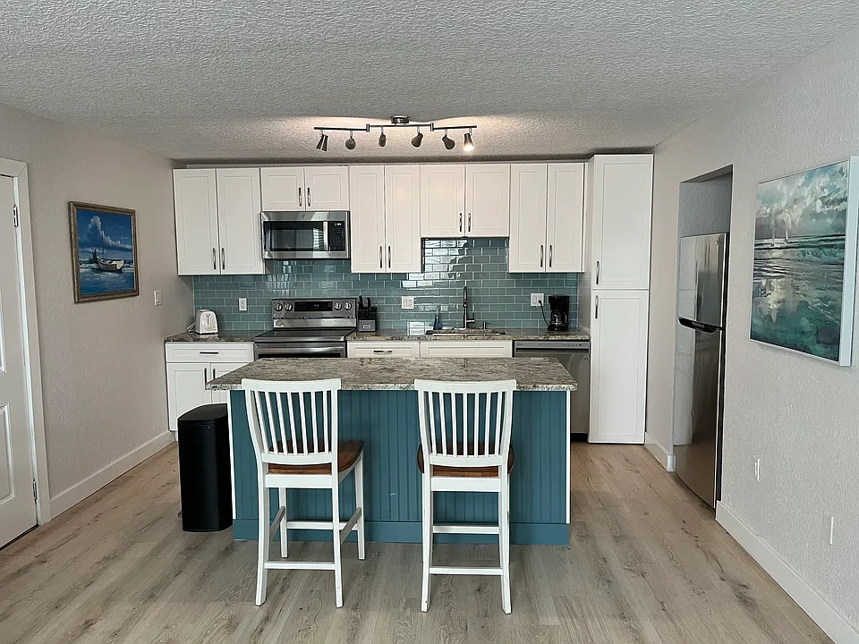 299 E Central Blvd #3