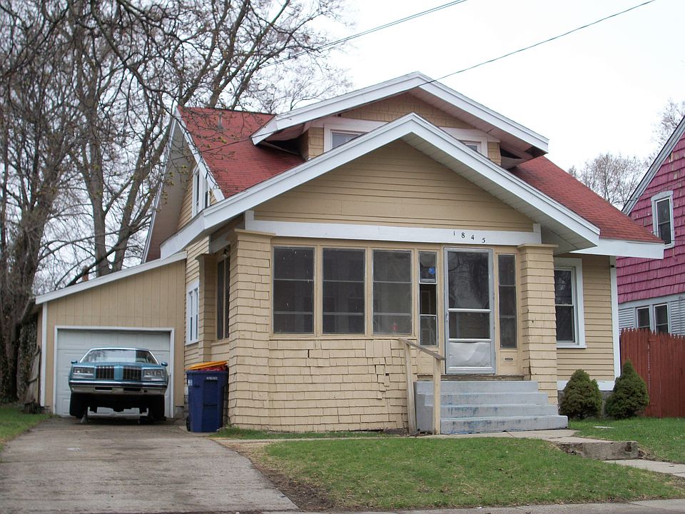 1st image of 1845 Collins Ave SE