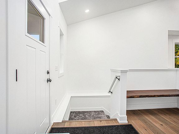 5th image of 8060 Hunters Xing