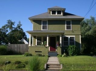 32 Cleveland St, Greenfield, MA 01301