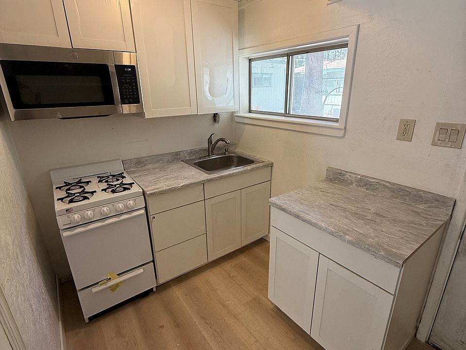 1st image of 2975 Sacramento Ave APT 2