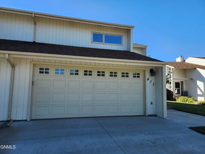 411 W Apollo Ave, Bismarck, ND, 58503