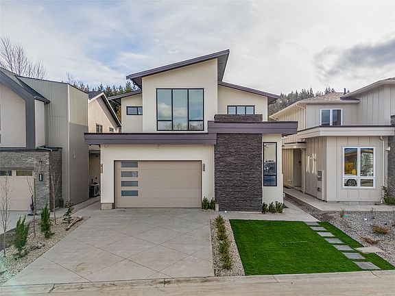 3rd image of 1008 Bull Cres