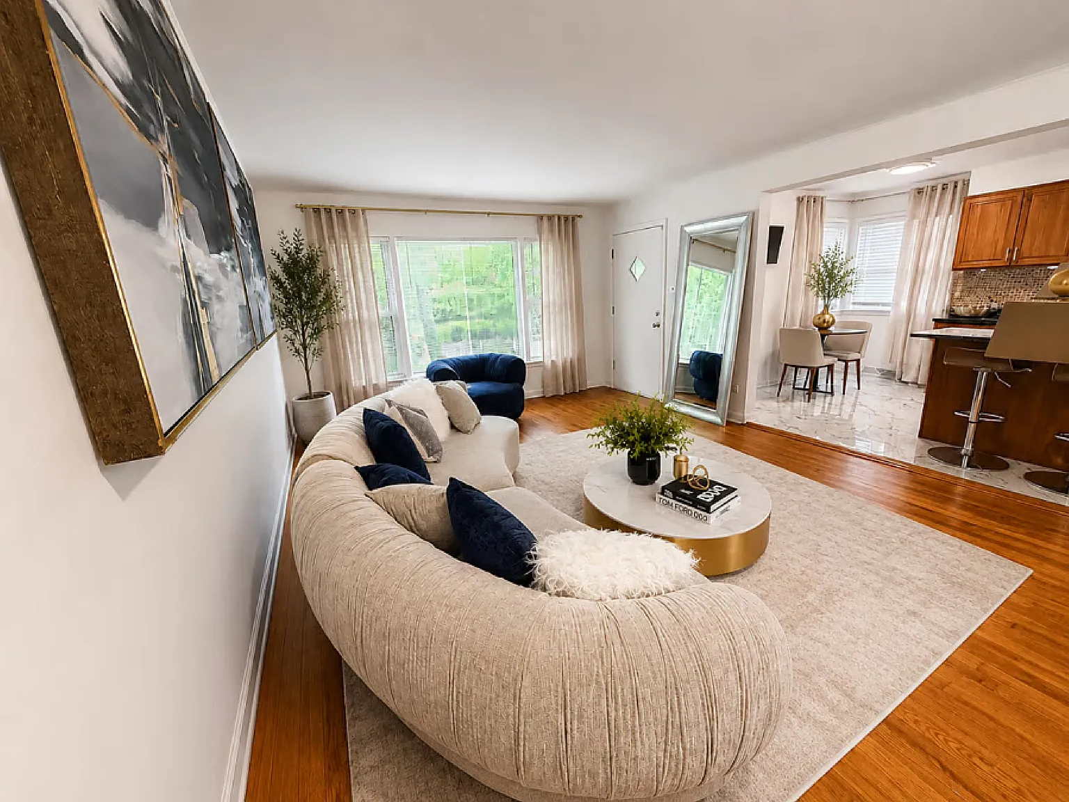 4 bed, 2034 sqft, $4,900 — Photo 3