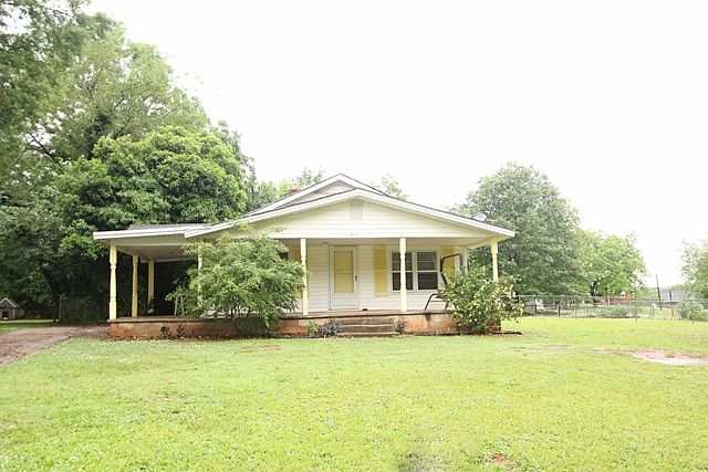 1st image of 418 Circle Dr