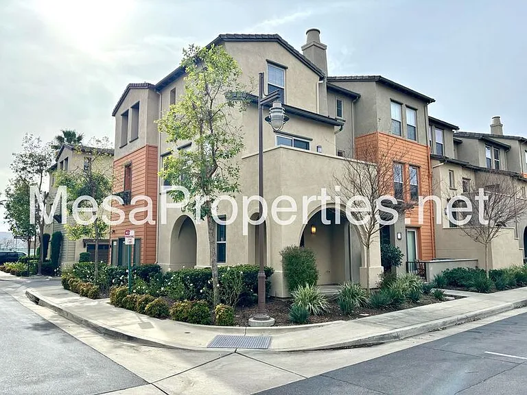 12368 Claredon Dr #6 — Photo 3