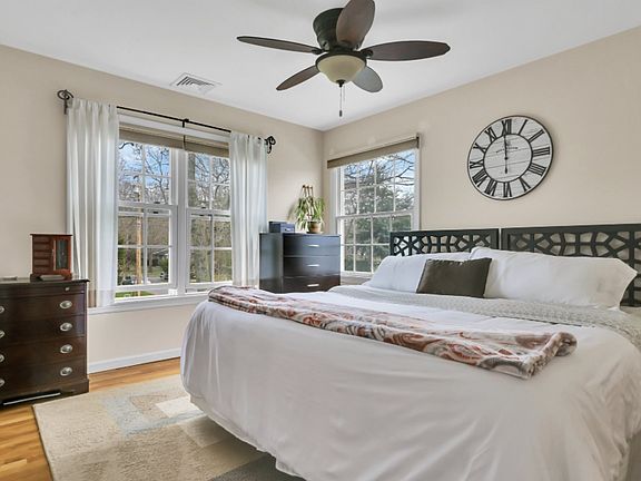 3rd image of 69 Hazelwood Ave