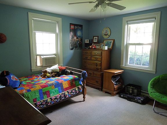 4th image of 20 Stanhope Dr