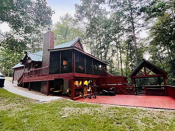 2nd image of 33 N Forest Dr