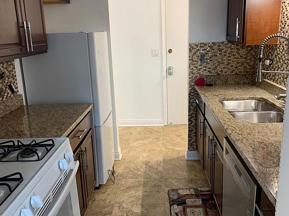 3rd image of 2216 Country Club Dr APT 3