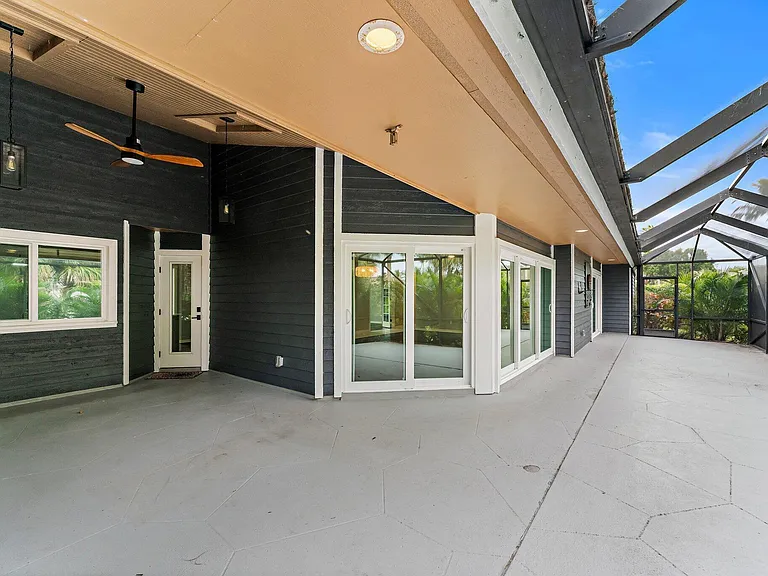 10440 SE Jupiter Narrows Dr — Photo 33