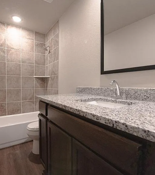 508 Raymond St — Photo 13