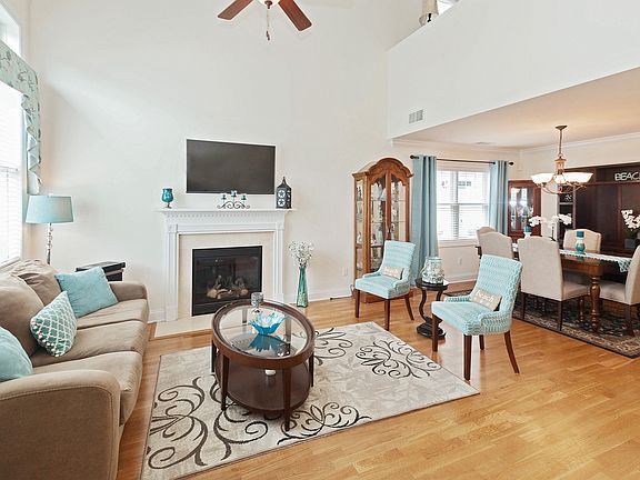 2nd image of 2323 Depeyster Dr
