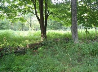 13 Reservoir Rd, Colchester, CT 06415