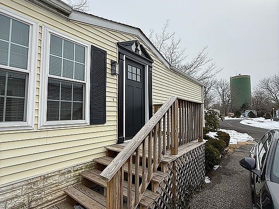 4th image of 48 Ruffian Way