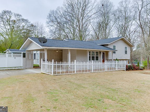 5th image of 206 College Cir