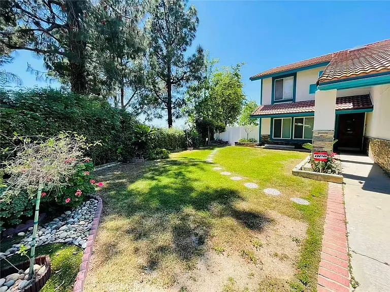 20431 Huntcliff Ln — Photo 2